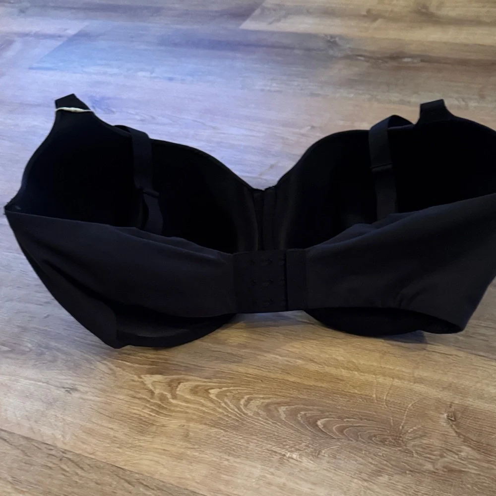 SKIMS Black Bra - Picture 5 of 5